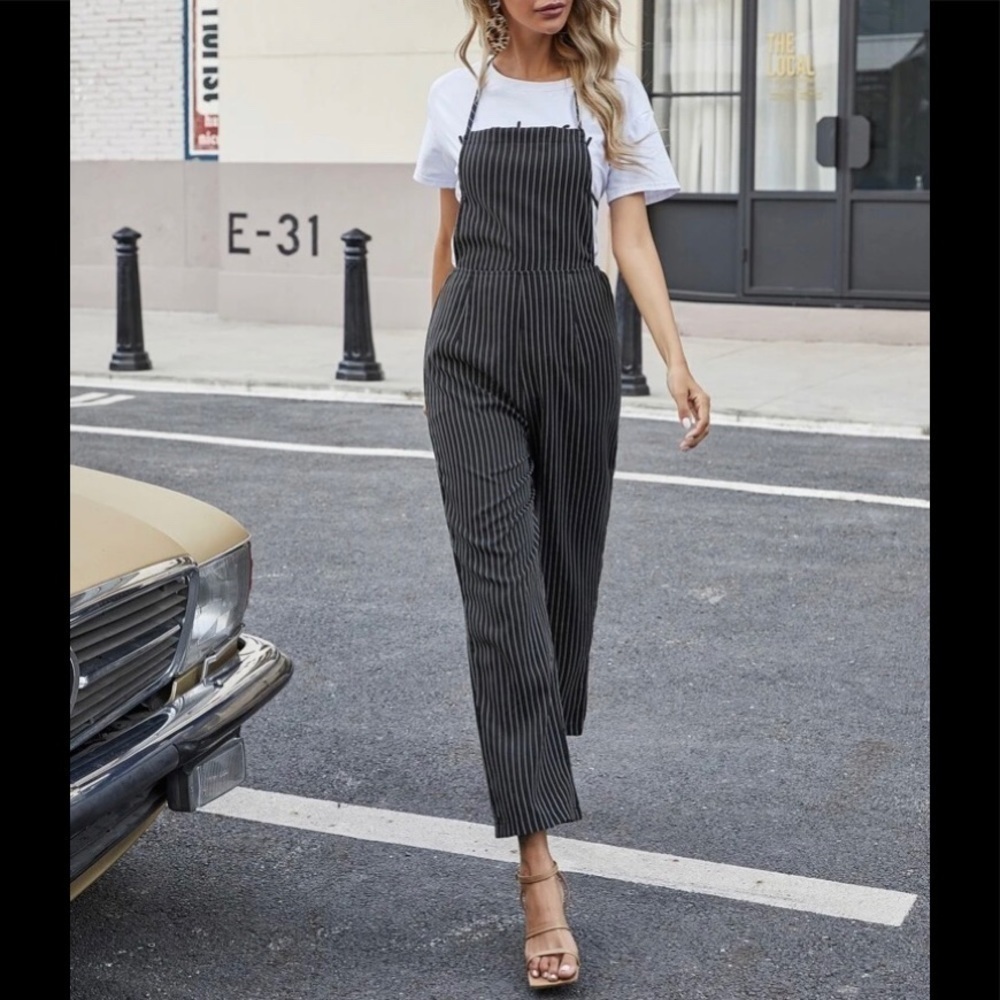 Women’s Striped back tie halter top jumpsuit - Picture 5 of 7